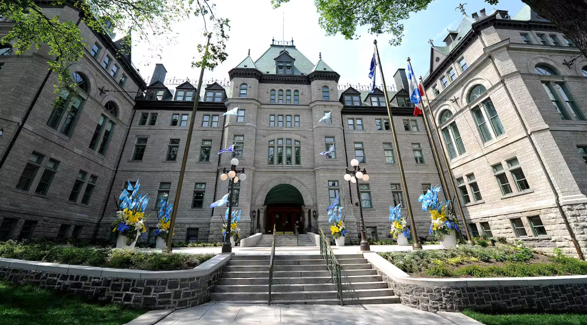 Policiers et cols bleus : importantes demandes salariales en vue pour deux syndicats municipaux de la Ville de Québec