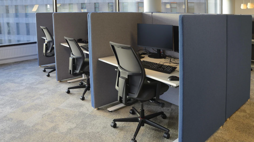 Travail hybride : des insatisfactions dans la fonction publique québécoise