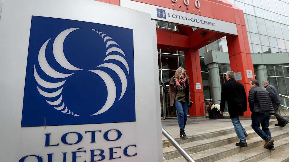 Chez Loto-Québec, les professionnels seront au bureau 4 jours par mois